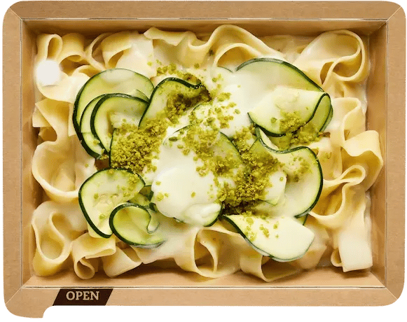 Pasta mit Zitronensoße und Pistazien